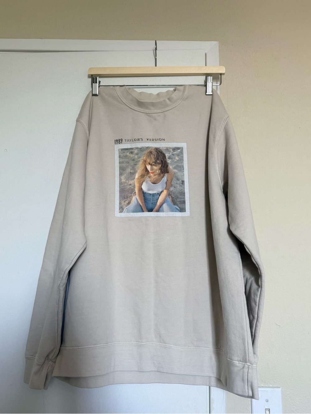 Taylor Swift 1989 crewneck